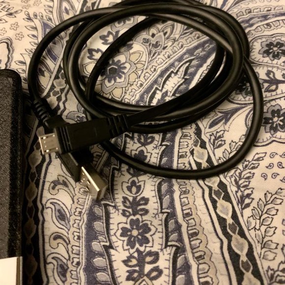 Acer Iconia OneTablet 7 Inch B1-730HD (8GB) Black With Case - Picture 7 of 9